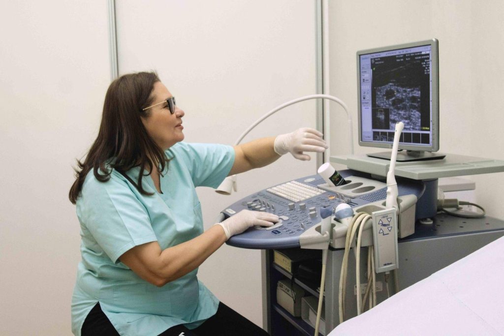 Conizația de col uterin nu e singura opțiune – Dr Lorena Turculet îți explică alternativa